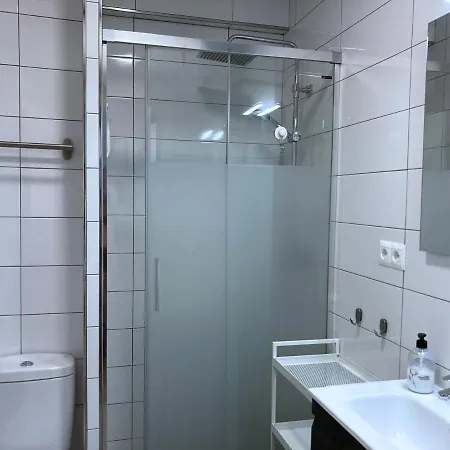 Capri 32 Menyber Nerja